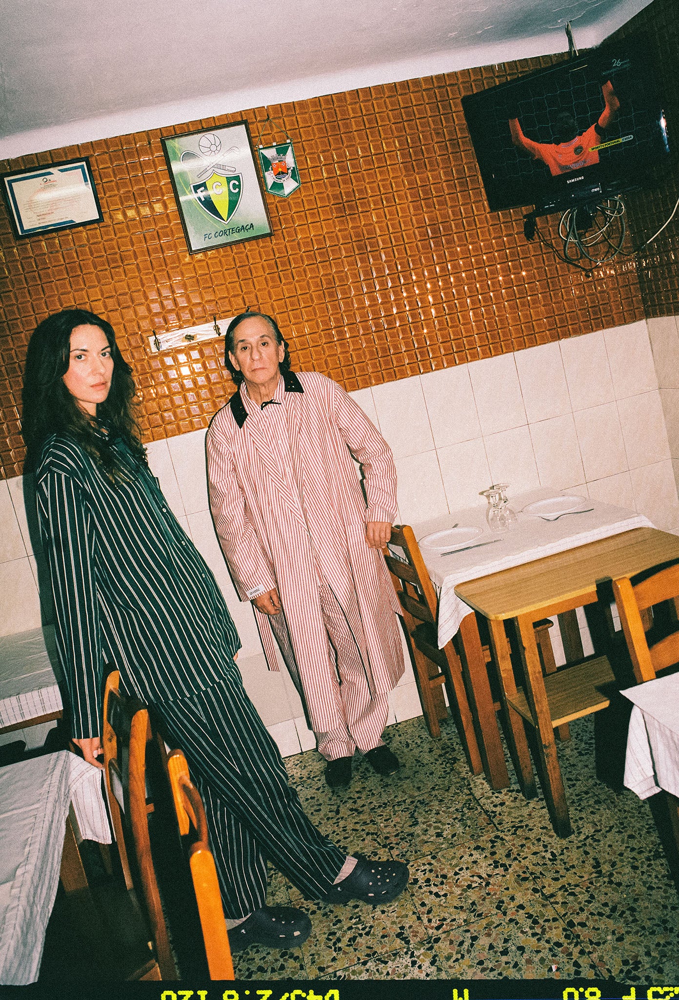 avonte_FW2024Campaign_sustainable_sleepwear_Pyjama_Set_mossy_green_stripe_Robe_rusty_red_stripe__NirenMahajan