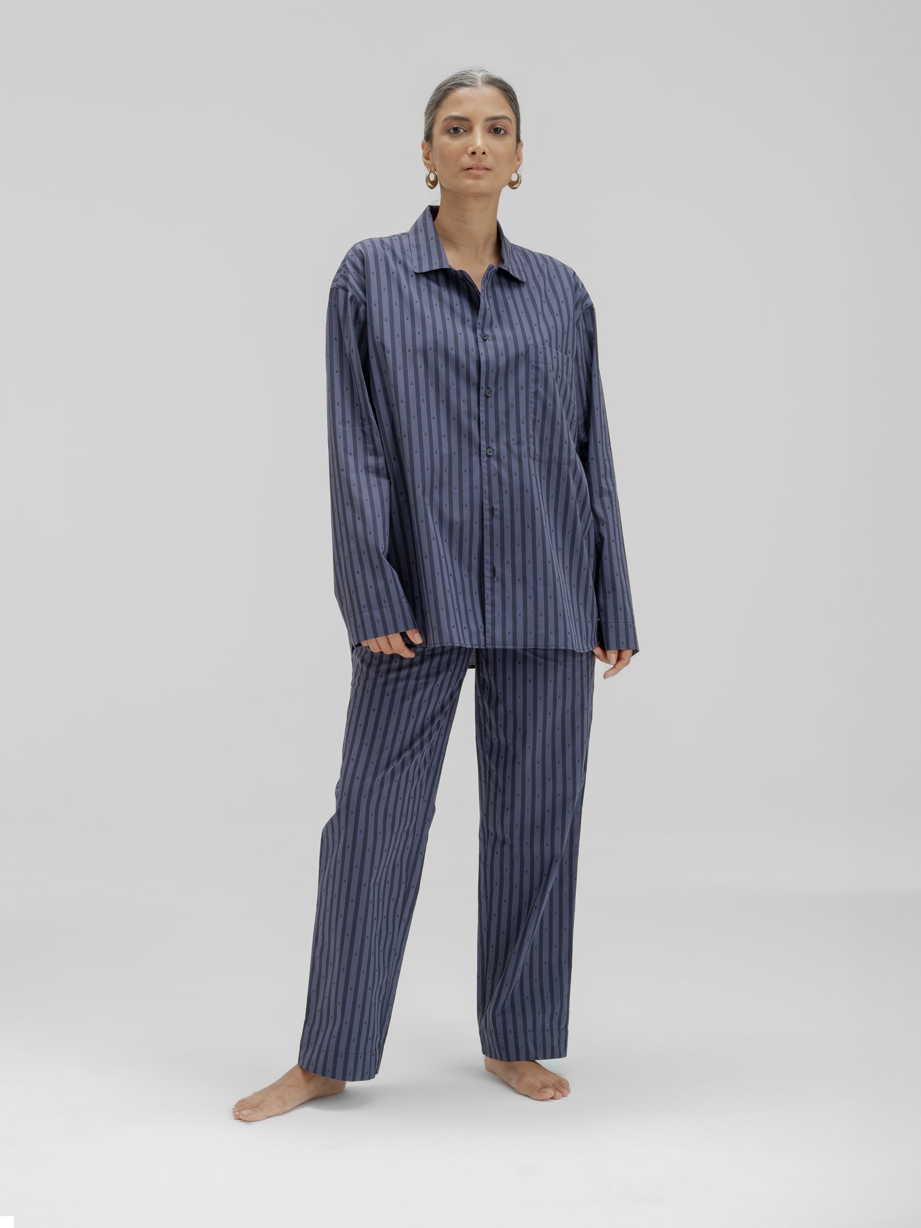 avonte_sustainable_sleepwear_pyjama_midnight_navy_stripe_front_nirenmahajan