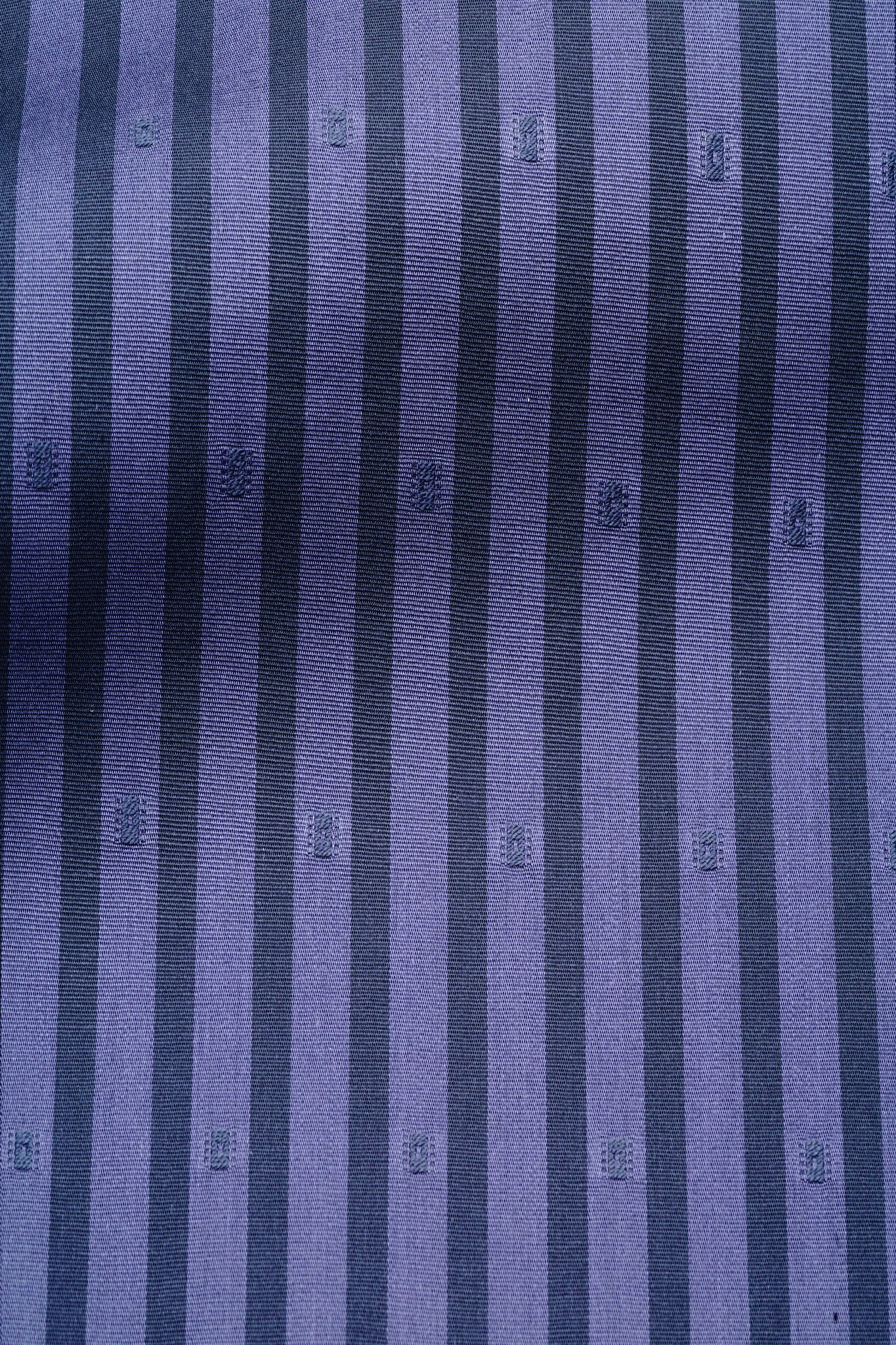 sustainablesleepwear_midnightnavystripe_avonte