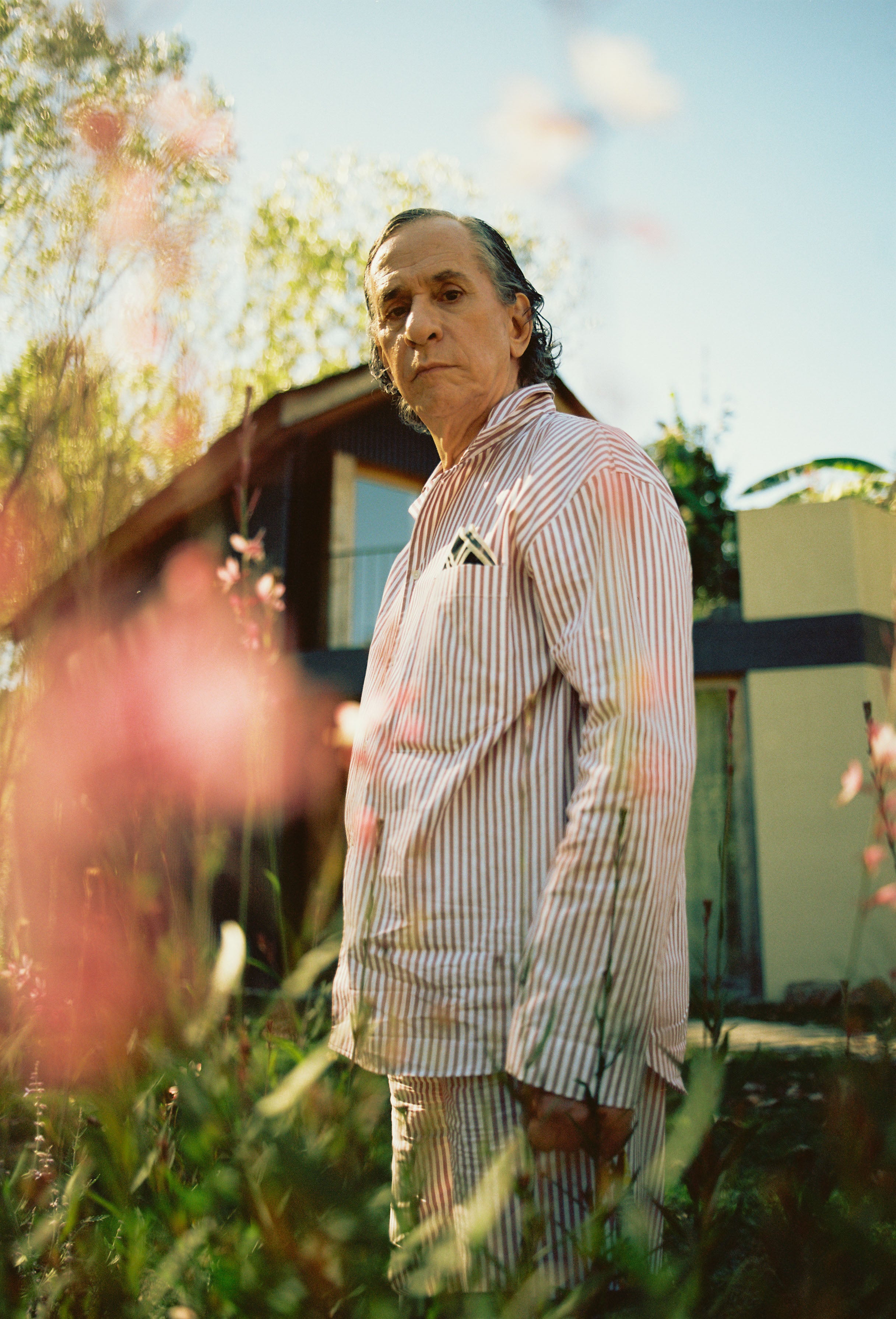 avonte_FW24Campaign_sustainable_sleepwear_pyjamashirt_rusty_red_stripe__NirenMahajan
