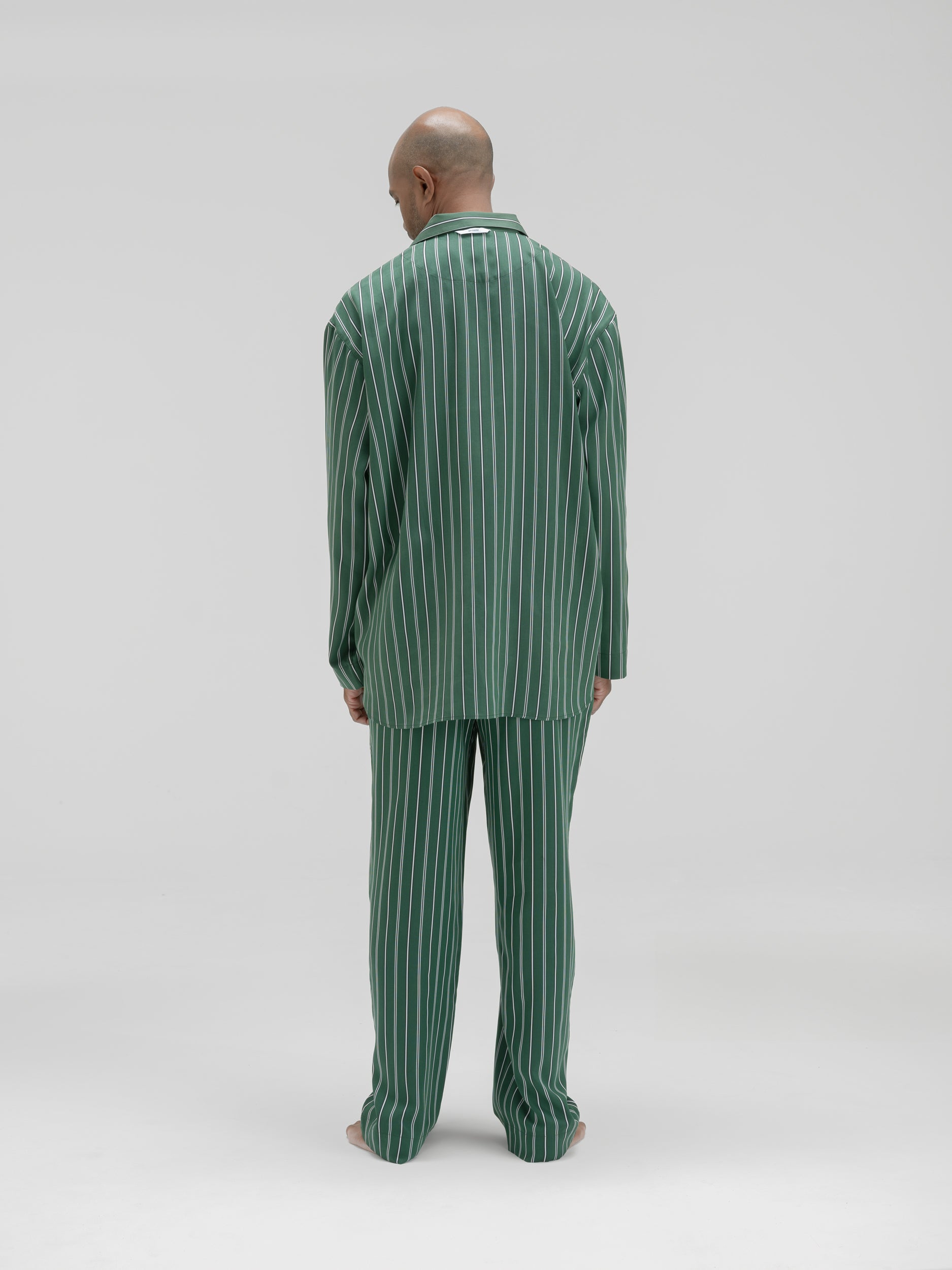 avonte_sustainable_sleepwear_pyjama_mossy_green_stripe_m_back_nirenmahajan