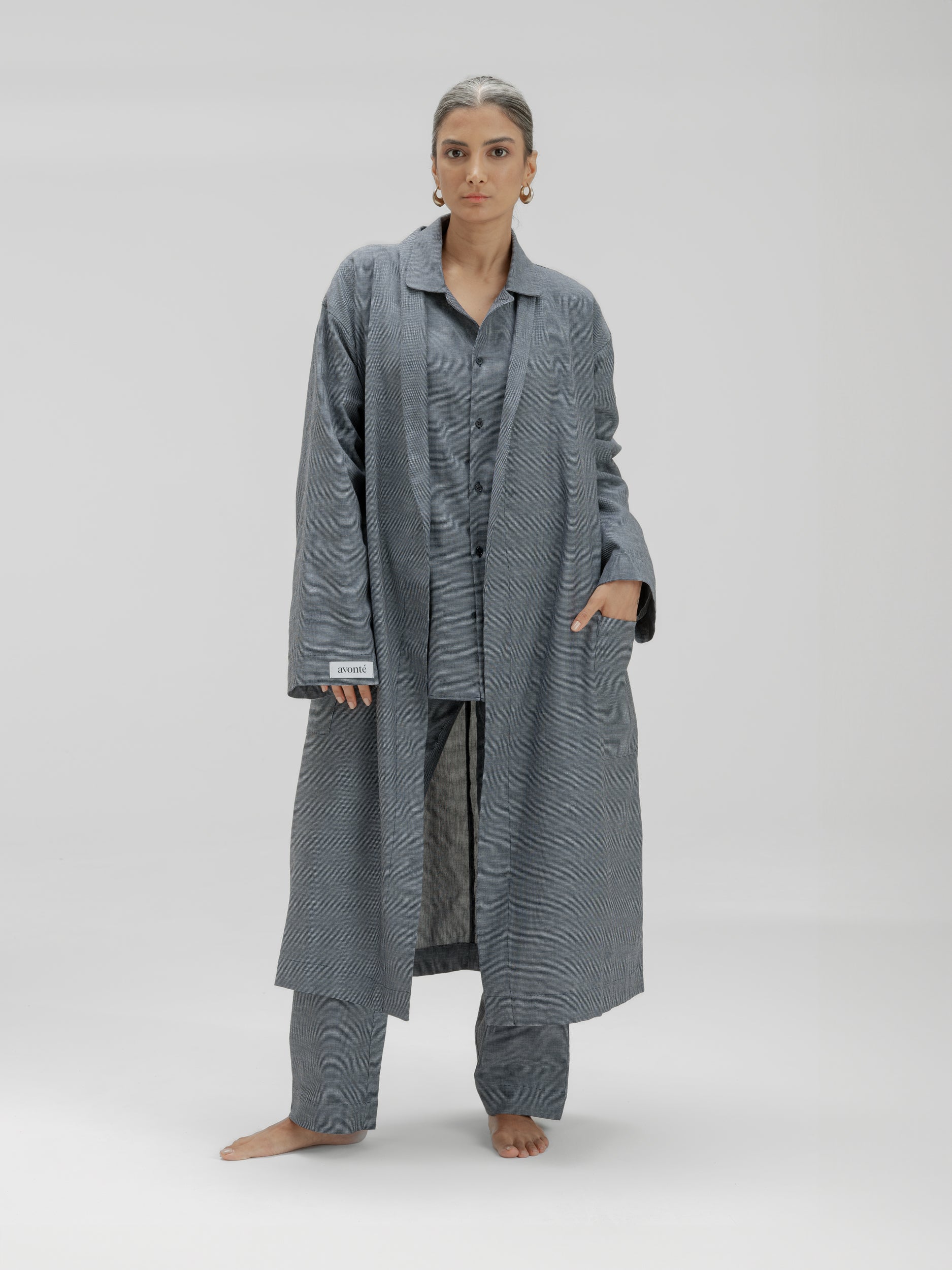 avonte_sustainable_sleepwear_robe_structured_blue_front_nirenmahajan