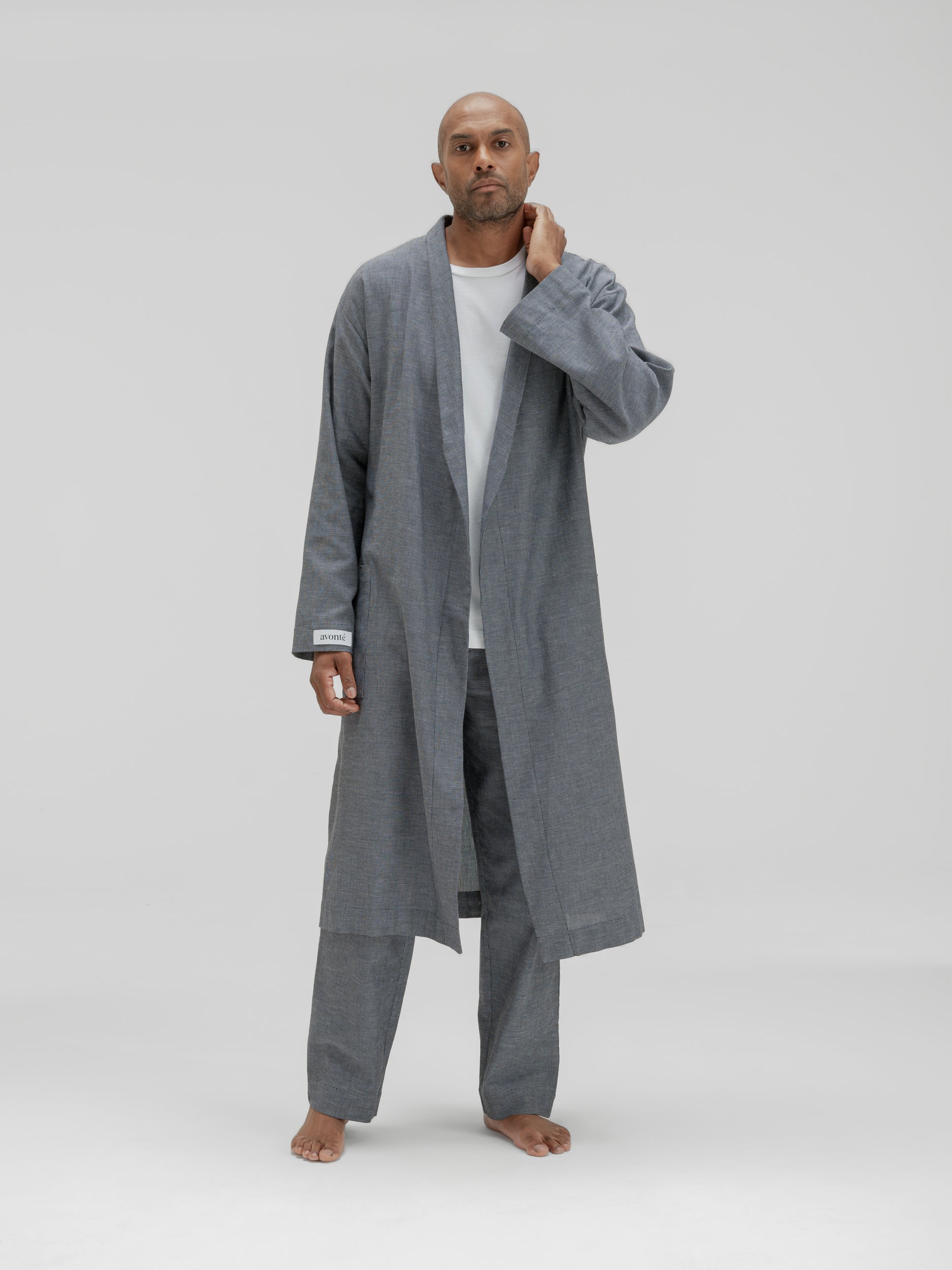 avonte_sustainable_sleepwear_robe_structured_blue_m_front2_nirenmahajan