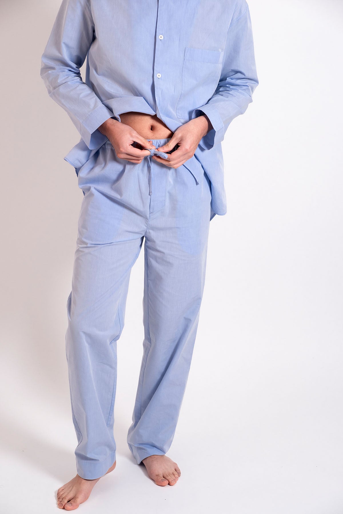 male model in pyjama color breeze blue_pants front detail_avonte